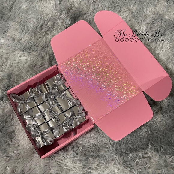 Boutique Surprise Gift Box - Picture 7 of 11